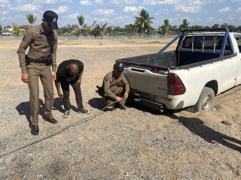 ช่วยเหลือประชาชนเหตุ รถติดหล่ม