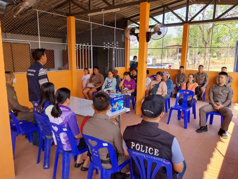 ประชาคม ม.6 ท่าตะกู ต่อต้านยาเสพติด