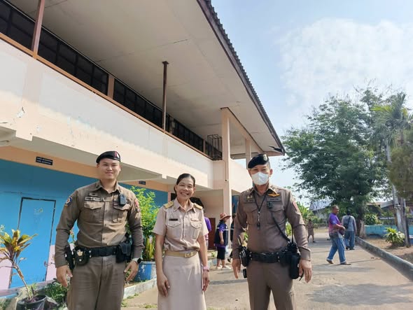 ออกตรวจ โรงเรียนในเขตพื้นที่รับผิดชอบ